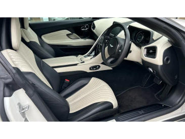 Aston Martin DB11 DB11 V12 Coupe — photo 3