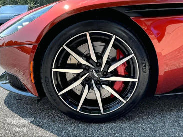 Aston Martin DB11 DB11 V8 Volante — photo 9