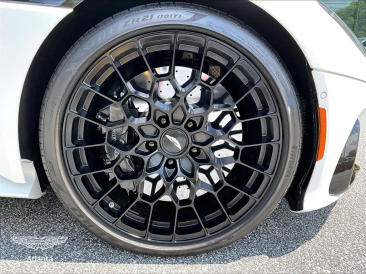 Aston Martin DBS (2018-24) DBS 770 Ultimate Coupe — photo 25