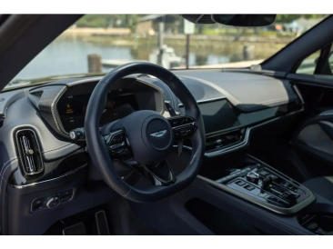 Aston Martin DBX 707 SUV — photo 3