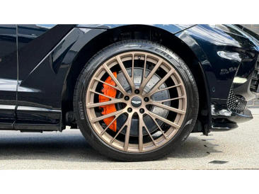 Aston Martin DBX 707 SUV — photo 4