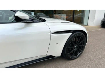 Aston Martin DB11 DB11 V12 Coupe — photo 9