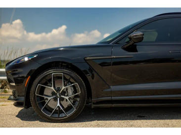 Aston Martin DBX 707 SUV — photo 11