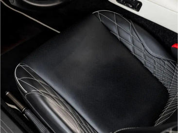 Aston Martin Vanquish II Vanquish S Volante — photo 15