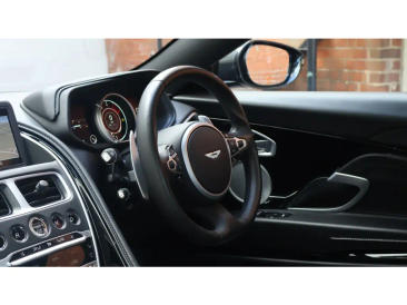 Aston Martin DB11 DB11 V8 Volante — photo 13