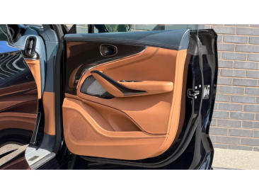 Aston Martin DBX 707 SUV — photo 28