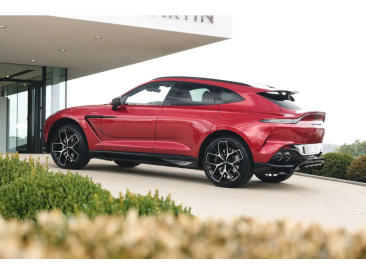Aston Martin DBX 707 SUV — photo 15
