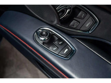 Aston Martin DBS (2018-24) DBS Superleggera Volante — photo 38