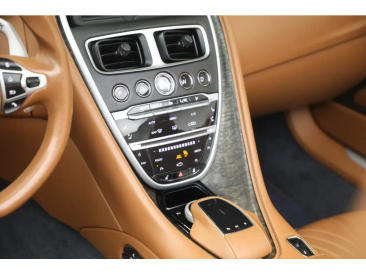 Aston Martin DB11 DB11 V8 Volante — photo 33