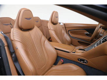 Aston Martin DB11 DB11 V8 Volante — photo 35
