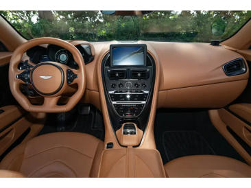 Aston Martin DBS (2018-24) DBS Superleggera Coupe — photo 3