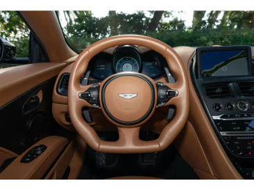 Aston Martin DBS (2018-24) DBS Superleggera Coupe — photo 16