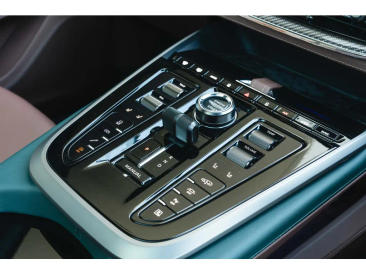 Aston Martin DBX 707 SUV — photo 29