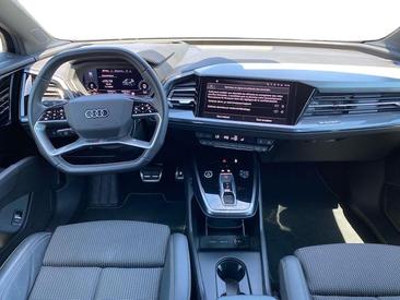 Audi Q4 E-tron 45 E-tron — photo 8