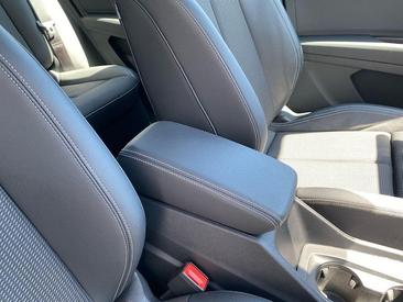 Audi Q4 E-tron 45 E-tron — photo 12