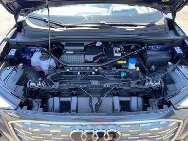 Audi Q4 E-tron 45 E-tron — photo 33
