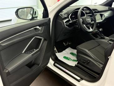 Audi Q3 35 TFSI — photo 14