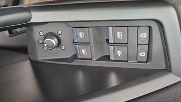 Audi Q3 35 TFSI — photo 19