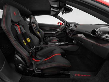 Ferrari F8 Tributo — photo 13