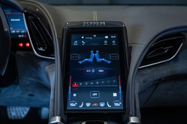 Ferrari Roma Spider — photo 20