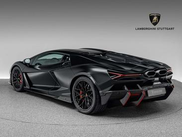 Lamborghini Revuelto — photo 4
