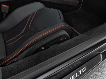 Lamborghini Revuelto — photo 15