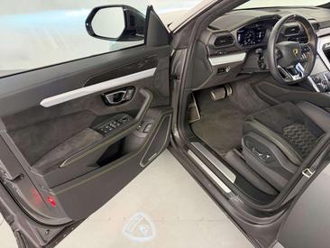Lamborghini Urus — photo 13