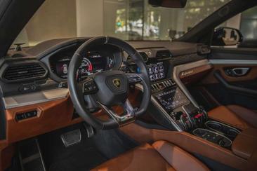 Lamborghini Urus — photo 5