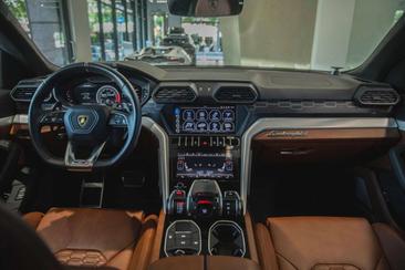 Lamborghini Urus — photo 9