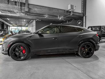 Lamborghini Urus — photo 5