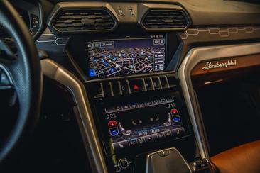 Lamborghini Urus — photo 13