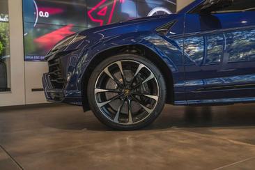 Lamborghini Urus — photo 16