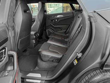 Lamborghini Urus — photo 12