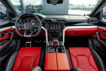 Lamborghini Urus — photo 16