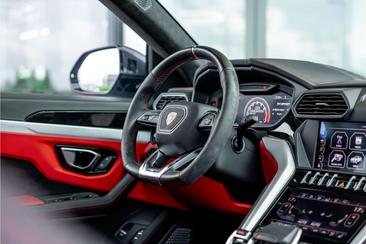 Lamborghini Urus — photo 18