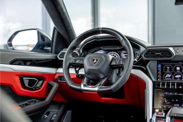 Lamborghini Urus — photo 19