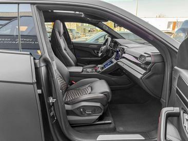 Lamborghini Urus — photo 16