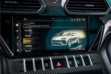 Lamborghini Urus — photo 17