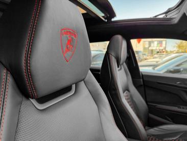 Lamborghini Urus — photo 19