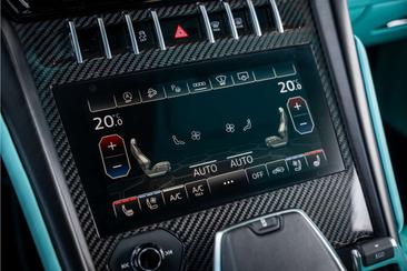 Lamborghini Urus — photo 20