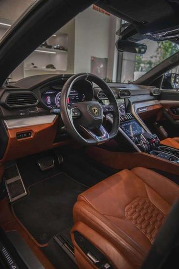 Lamborghini Urus — photo 26