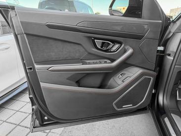 Lamborghini Urus — photo 22