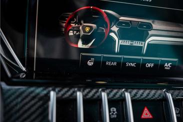 Lamborghini Urus — photo 22