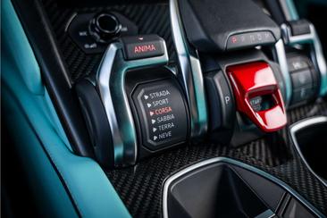 Lamborghini Urus — photo 23