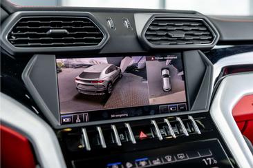 Lamborghini Urus — photo 26