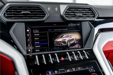 Lamborghini Urus — photo 27
