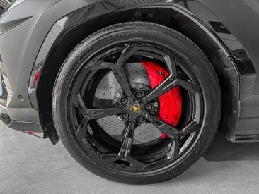 Lamborghini Urus — photo 25