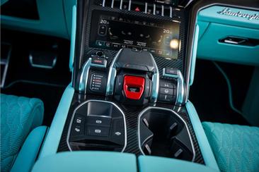 Lamborghini Urus — photo 27