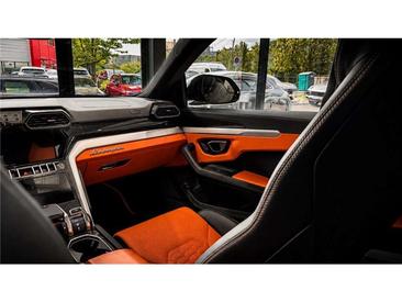 Lamborghini Urus — photo 16