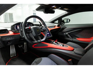 Lamborghini Revuelto Revuelto — photo 5